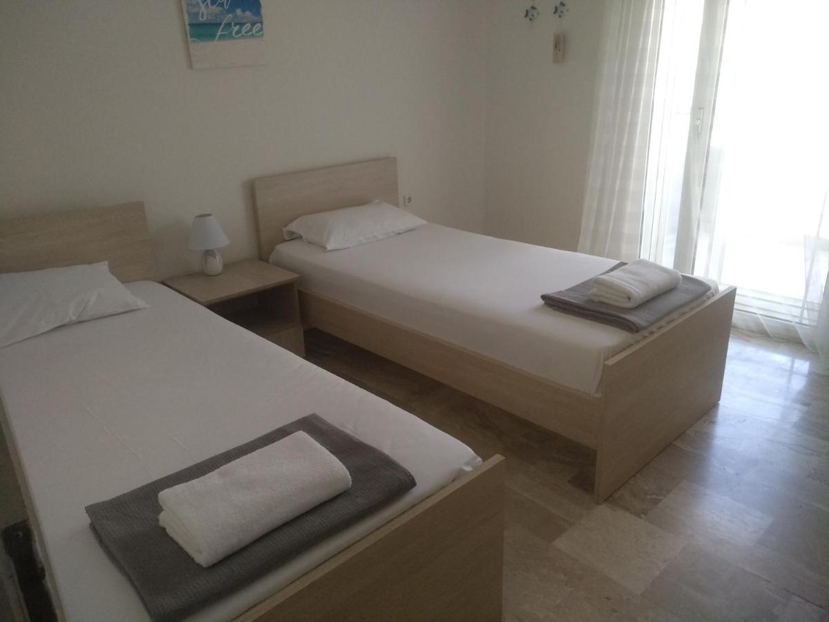 Nikos House Beach Ofriniou Apartment ภายนอก รูปภาพ